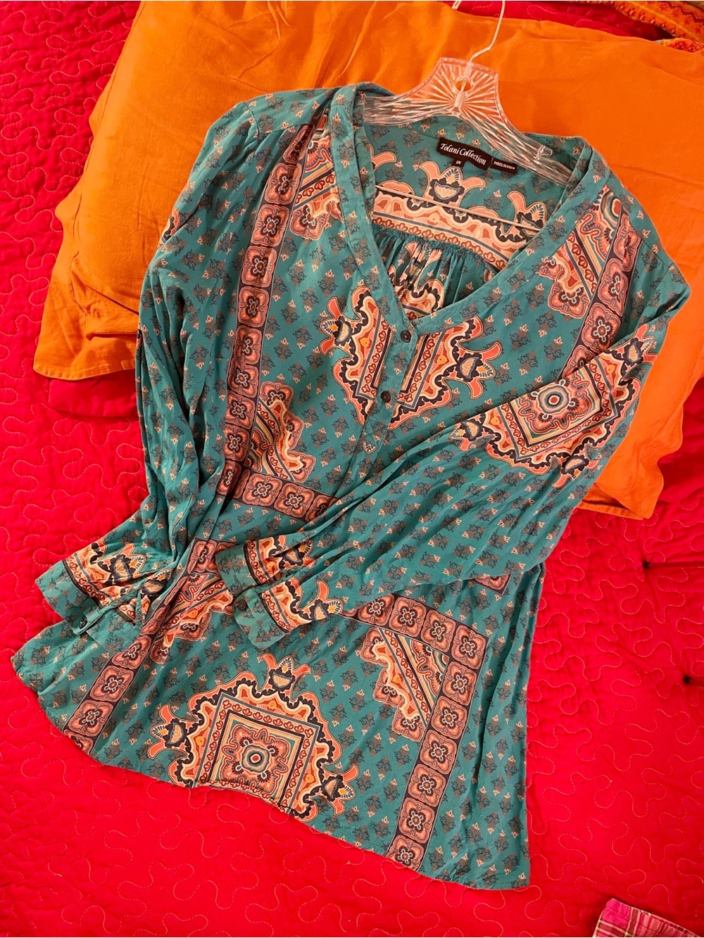 Tolani Teal Paisley & Medallion V-Neck Tunic blouse